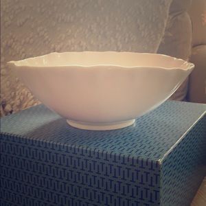 Tory Burch Lettuce Ware White China Serving Bowl